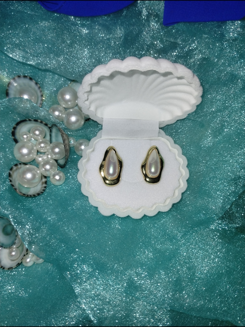 Minimalist Gold Teardrop Pearl Bridal Earrings - Elegant Wedding Jewelry